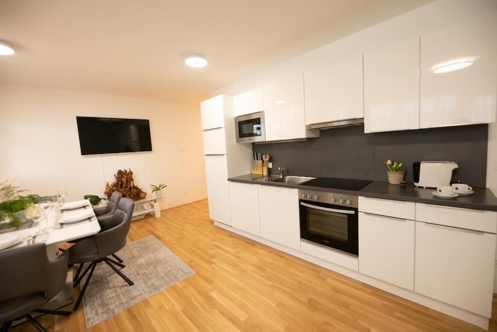 Schoenes Living Am Donauufer Wien Exteriör bild